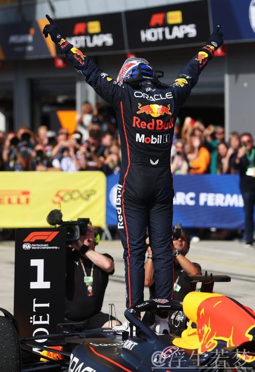 维斯塔潘连冠梦碎 诺里斯夺首个F1总冠军